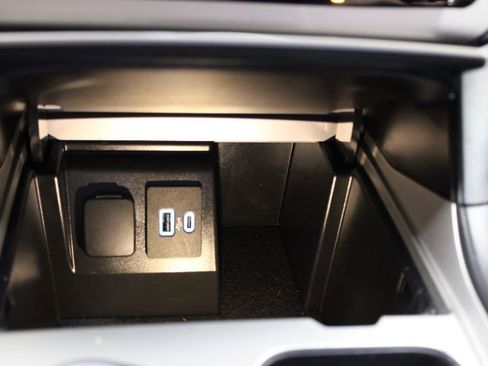 Used 2023 Ford Explorer XLT image 55