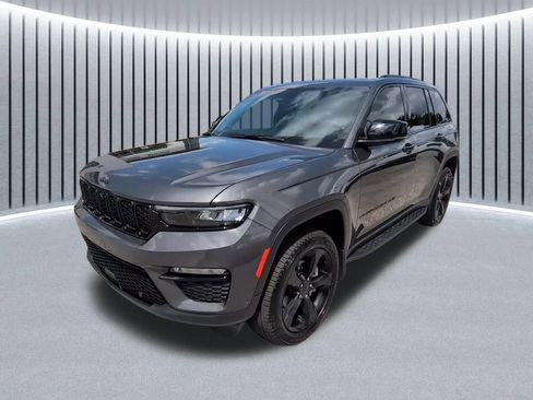Used 2024 Jeep Grand Cherokee L Altitude AWD/4WD image 31