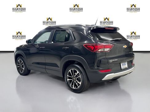 Used 2024 Chevrolet TrailBlazer LT w/ Convenience Package AWD/4WD image 9