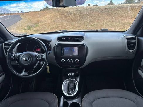 Used 2015 Kia Soul + FWD image 21