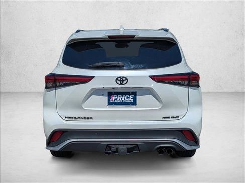Used 2021 Toyota Highlander XSE AWD/4WD image 7
