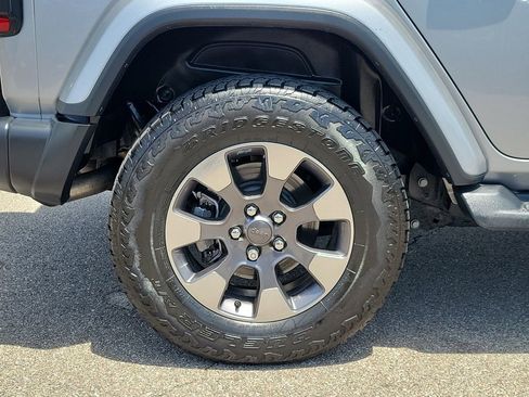 Used 2019 Jeep Wrangler Unlimited Sahara AWD/4WD image 6
