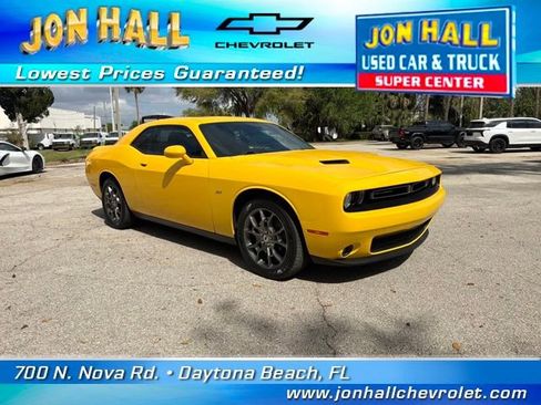 Used 2017 Dodge Challenger GT image 1