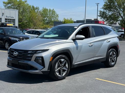 Used 2025 Hyundai Tucson SEL FWD image 3