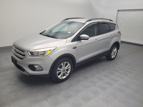 Used 2018 Ford Escape SE AWD/4WD image 2