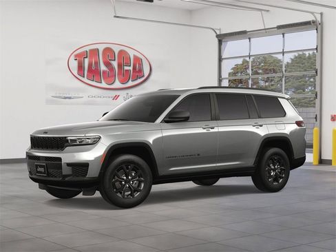 New 2025 Jeep Grand Cherokee L Altitude image 2