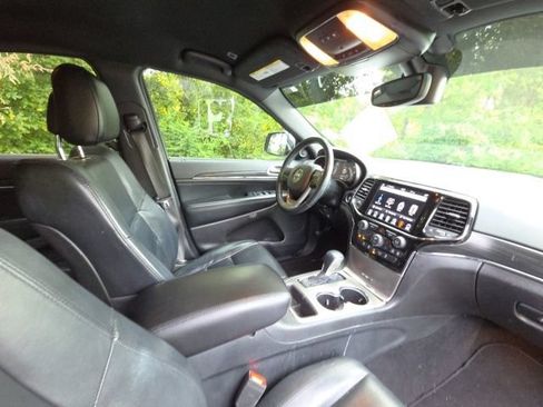 Used 2019 Jeep Grand Cherokee Limited RWD image 25