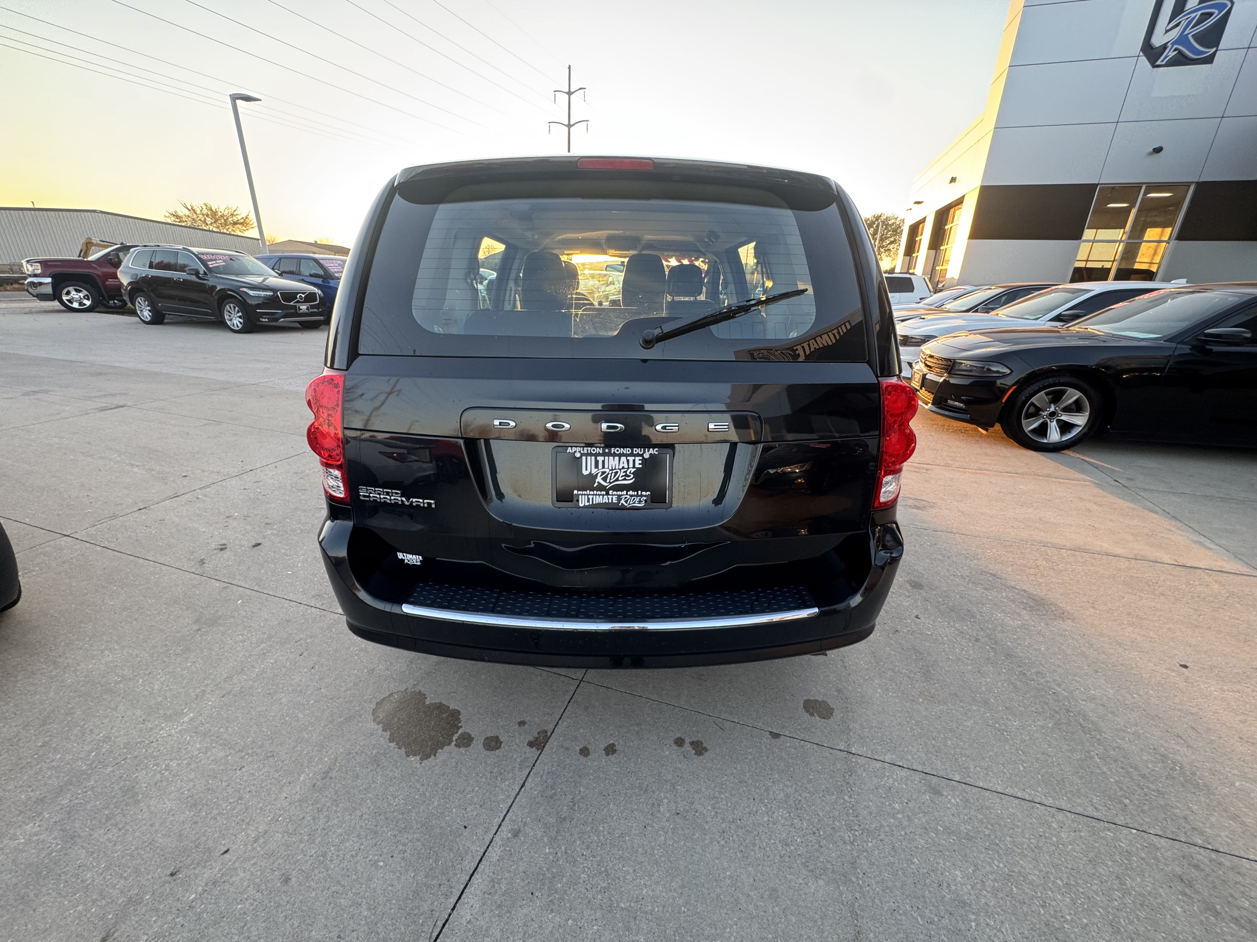 Used 2016 Dodge Grand Caravan American Value Package FWD image 4