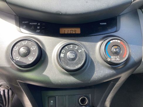 Used 2012 Toyota RAV4 FWD image 16