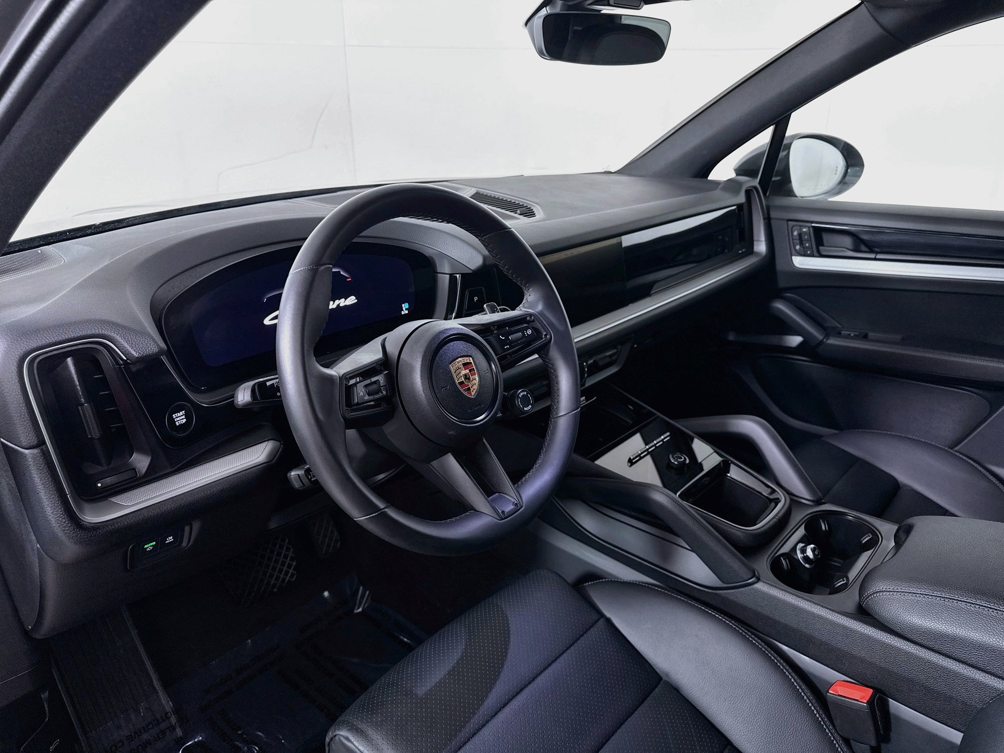 Certified 2024 Porsche Cayenne AWD/4WD image 4