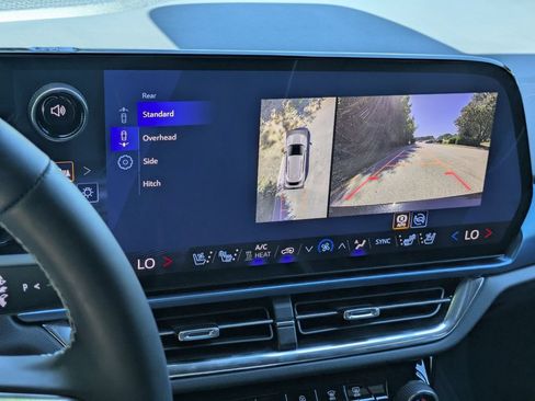 New 2026 Chevrolet Equinox EV LT w/ Convenience Package II FWD image 18