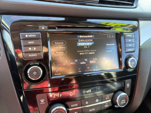 Used 2020 Nissan Rogue Sport SL w/ Premium Package image 6