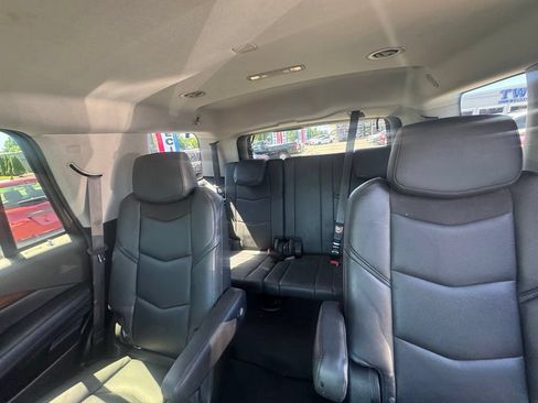Used 2016 Cadillac Escalade 4WD image 29