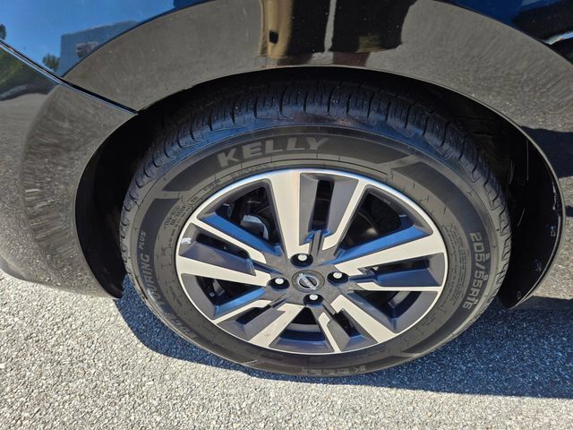 Used 2023 Nissan Versa SV FWD image 24
