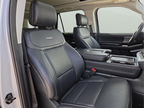 Used 2025 Ford Expedition Platinum AWD/4WD image 9