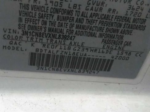Used 2022 Nissan Versa SV FWD image 7