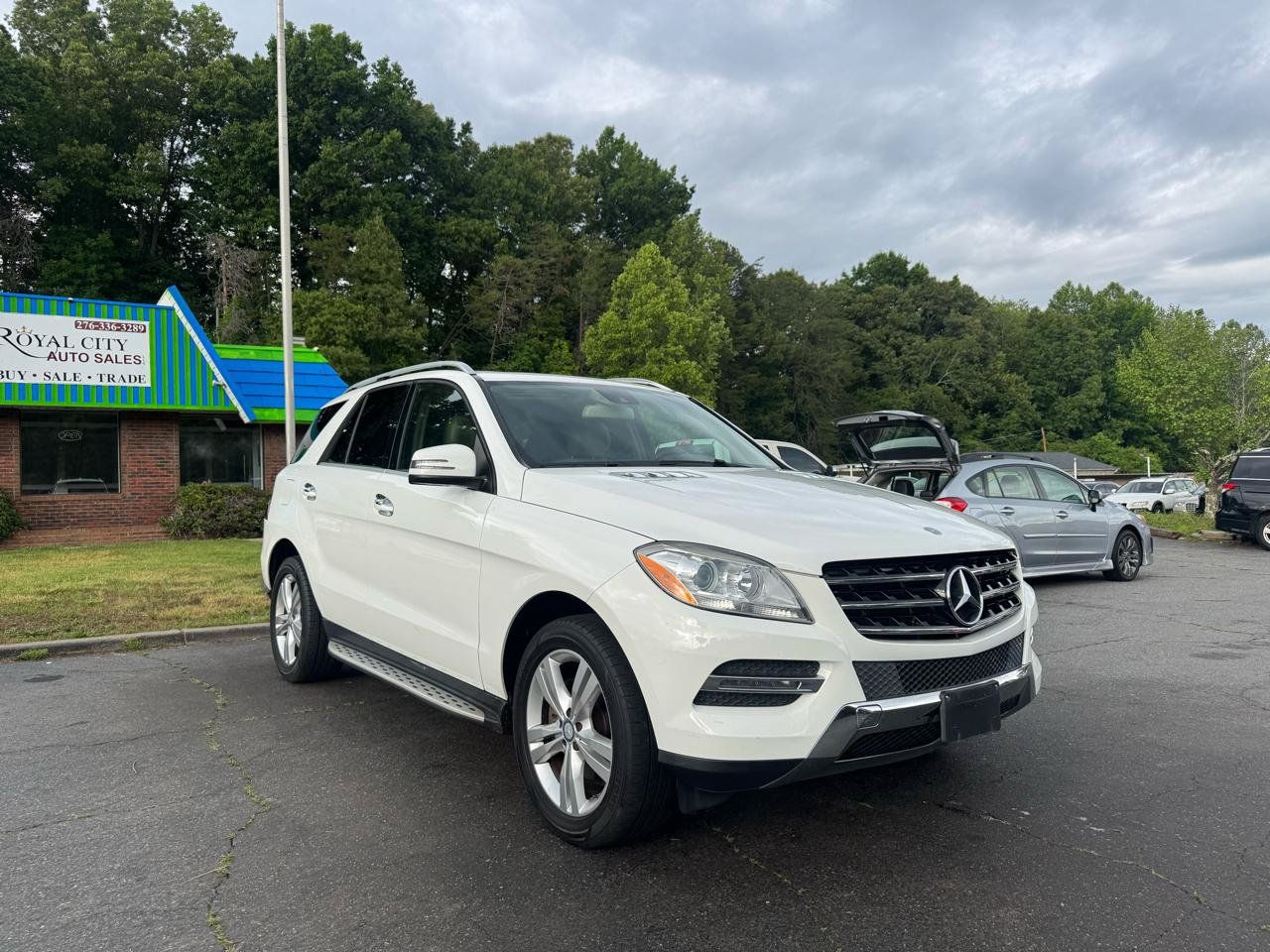 Used 2014 Mercedes-Benz ML 350 4MATIC w/ Premium 1 Package image 3