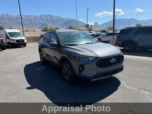 Used 2025 Ford Escape ST-Line Select AWD/4WD image 10