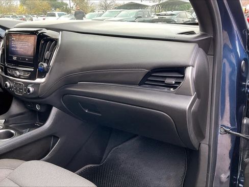 Used 2023 Chevrolet Traverse LT image 17
