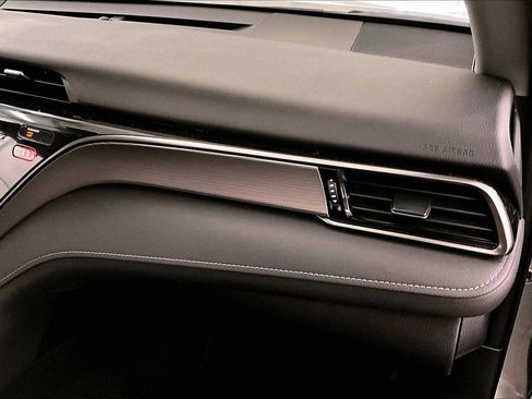 Used 2020 Toyota Camry SE w/ Convenience Package image 15