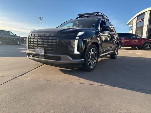 Used 2023 Hyundai Palisade Limited image 2