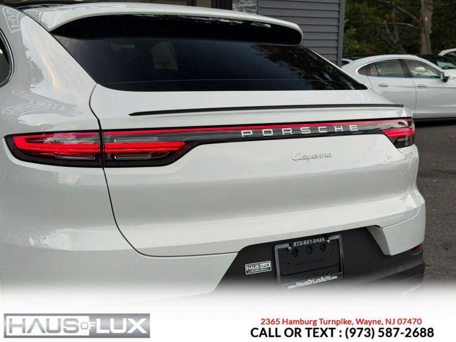Used 2020 Porsche Cayenne AWD/4WD image 24