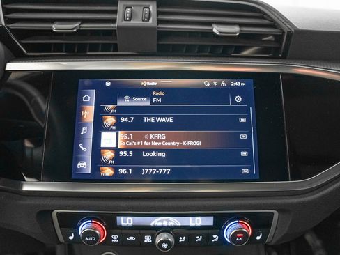 Used 2022 Audi Q3 2.0T Premium w/ Black Optic Sport Package image 20