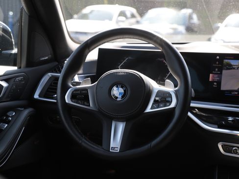 Used 2023 BMW X7 xDrive40i w/ M Sport Package AWD/4WD image 16