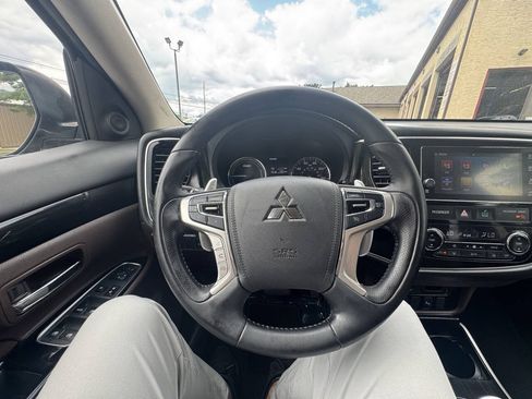 Used 2018 Mitsubishi Outlander SEL AWD/4WD image 35