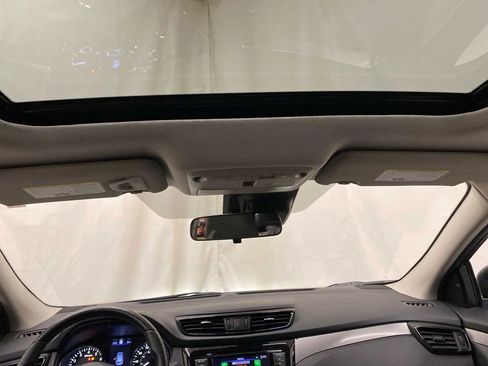 Used 2020 Nissan Rogue Sport SL image 24