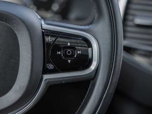 Used 2022 Volvo XC90 T5 Momentum w/ Advanced Package image 27