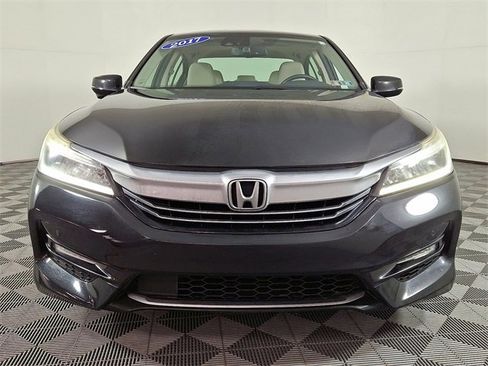 Used 2017 Honda Accord Touring image 5