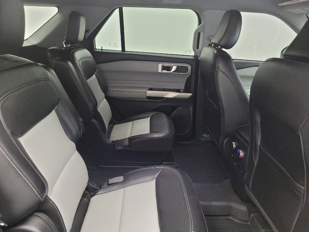Used 2022 Ford Explorer XLT w/ Equipment Group 202A RWD image 19
