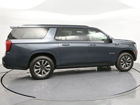 Used 2021 GMC Yukon XL AT4 w/ AT4 Premium Plus Package AWD/4WD image 8