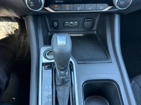 Used 2024 Nissan Sentra SV image 16