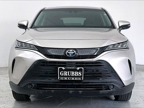 Used 2022 Toyota Venza XLE image 6
