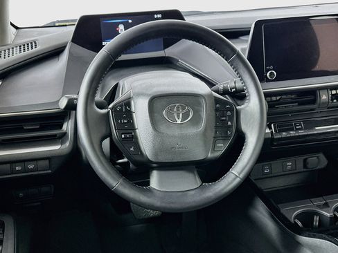 Used 2025 Toyota Prius LE FWD image 18