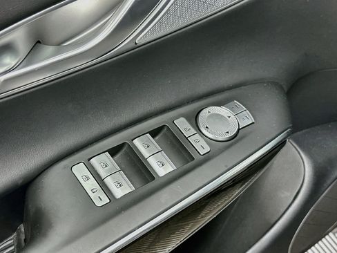 Used 2025 Genesis GV70 2.5T AWD/4WD image 15