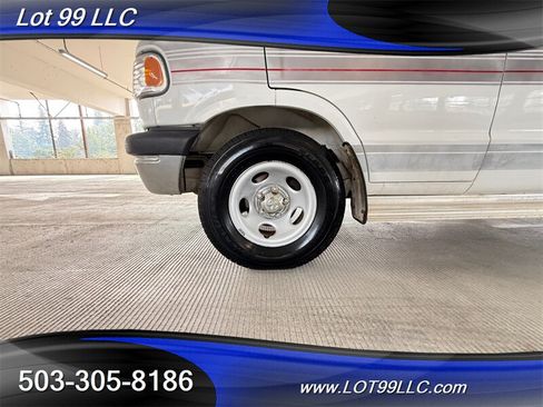 Used 1996 Dodge B2500 RWD image 25