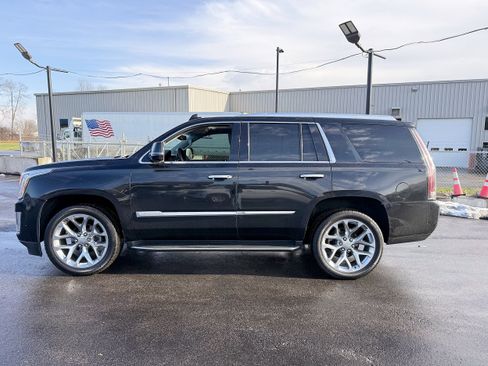 Used 2019 Cadillac Escalade Luxury image 6