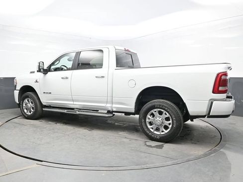 Used 2024 RAM 2500 Laramie AWD/4WD image 4
