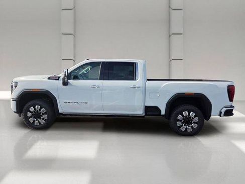 New 2026 GMC Sierra 2500 Denali w/ Denali Reserve Package AWD/4WD image 2