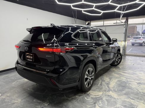 Used 2026 Toyota Highlander XLE image 5