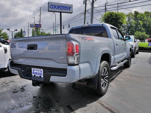 Used 2020 Toyota Tacoma TRD Sport AWD/4WD image 7