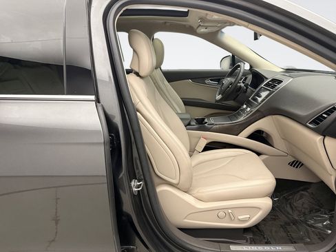 Used 2019 Lincoln Nautilus Reserve AWD/4WD image 19