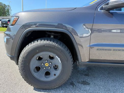 Used 2020 Jeep Grand Cherokee Laredo w/ 18" Wheel & 8.4" Radio Group image 24