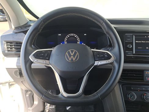 Used 2022 Volkswagen Taos S image 17