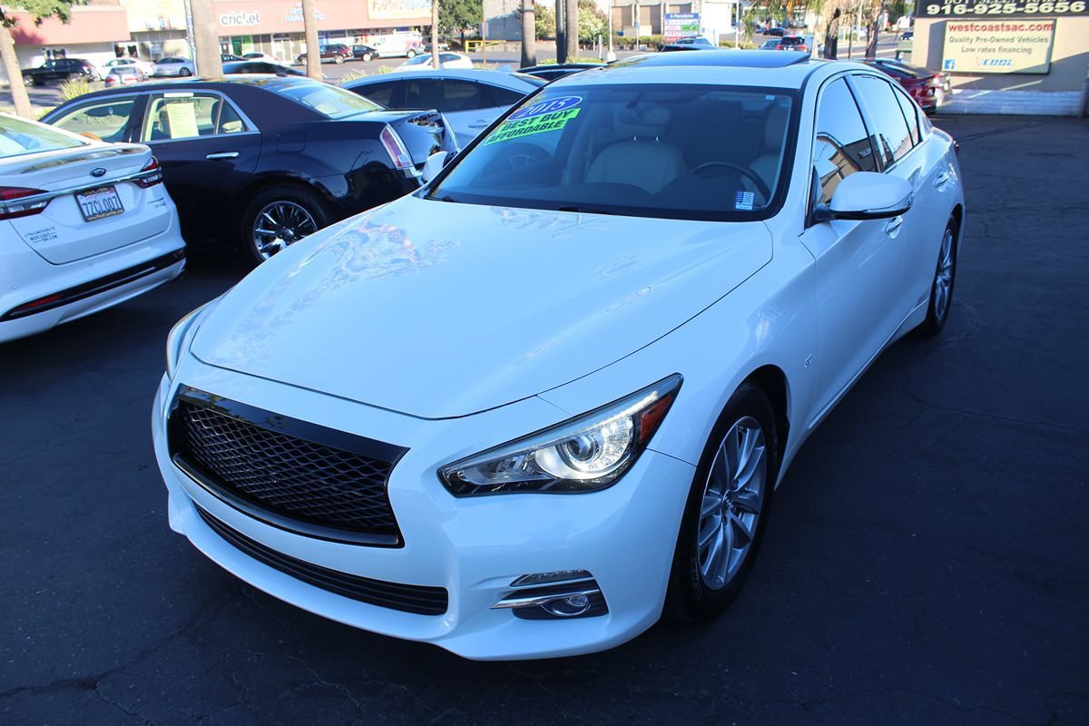 Used 2015 INFINITI Q50 Premium w/ Navigation Package RWD image 4