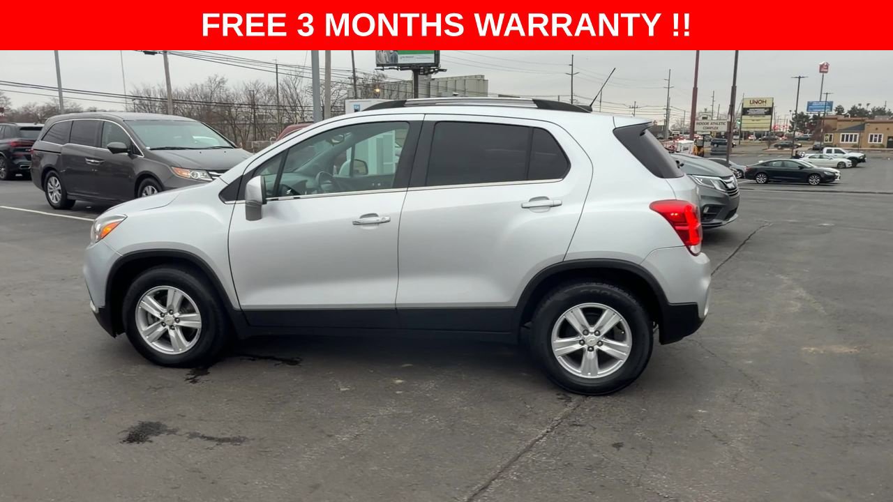 Used 2020 Chevrolet Trax LT w/ LT Convenience Package FWD image 5