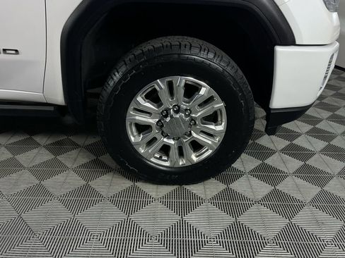 Used 2023 GMC Sierra 2500 Denali w/ Denali Ultimate Package image 11
